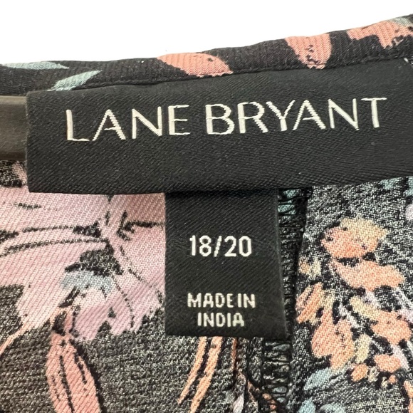 2/$15 Lane Bryant 18/20 V-Neck Black Floral Blouse Elastic Waist Ruffles - Picture 7 of 9